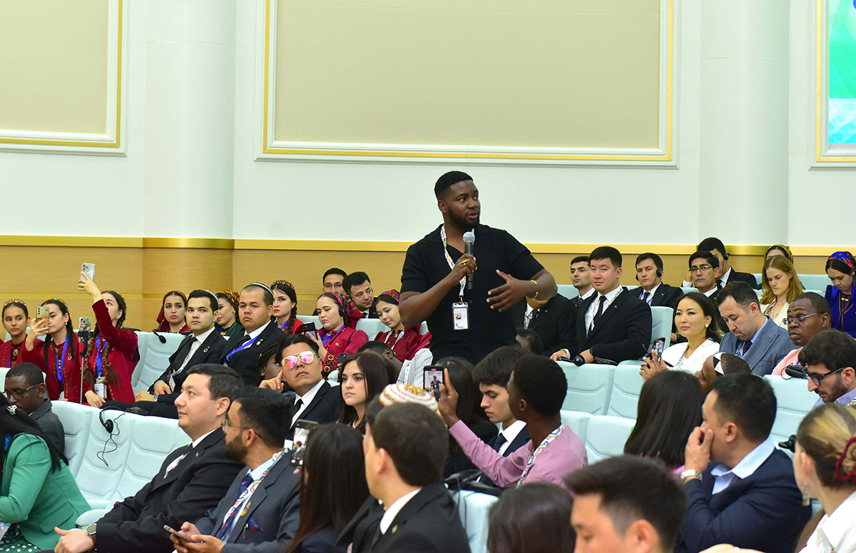 Закладывая фундамент стабильного будущего